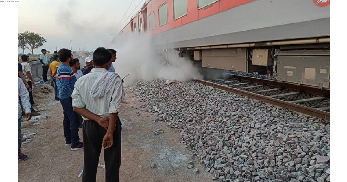 Madhya Pradesh: Khajuraho-Udaipur train engine catches fire near Gwalior